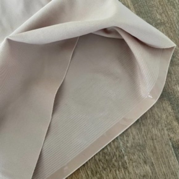 EUC La Vie En Rose Shapewear Shorts - Strong Support - Picture 2 of 4